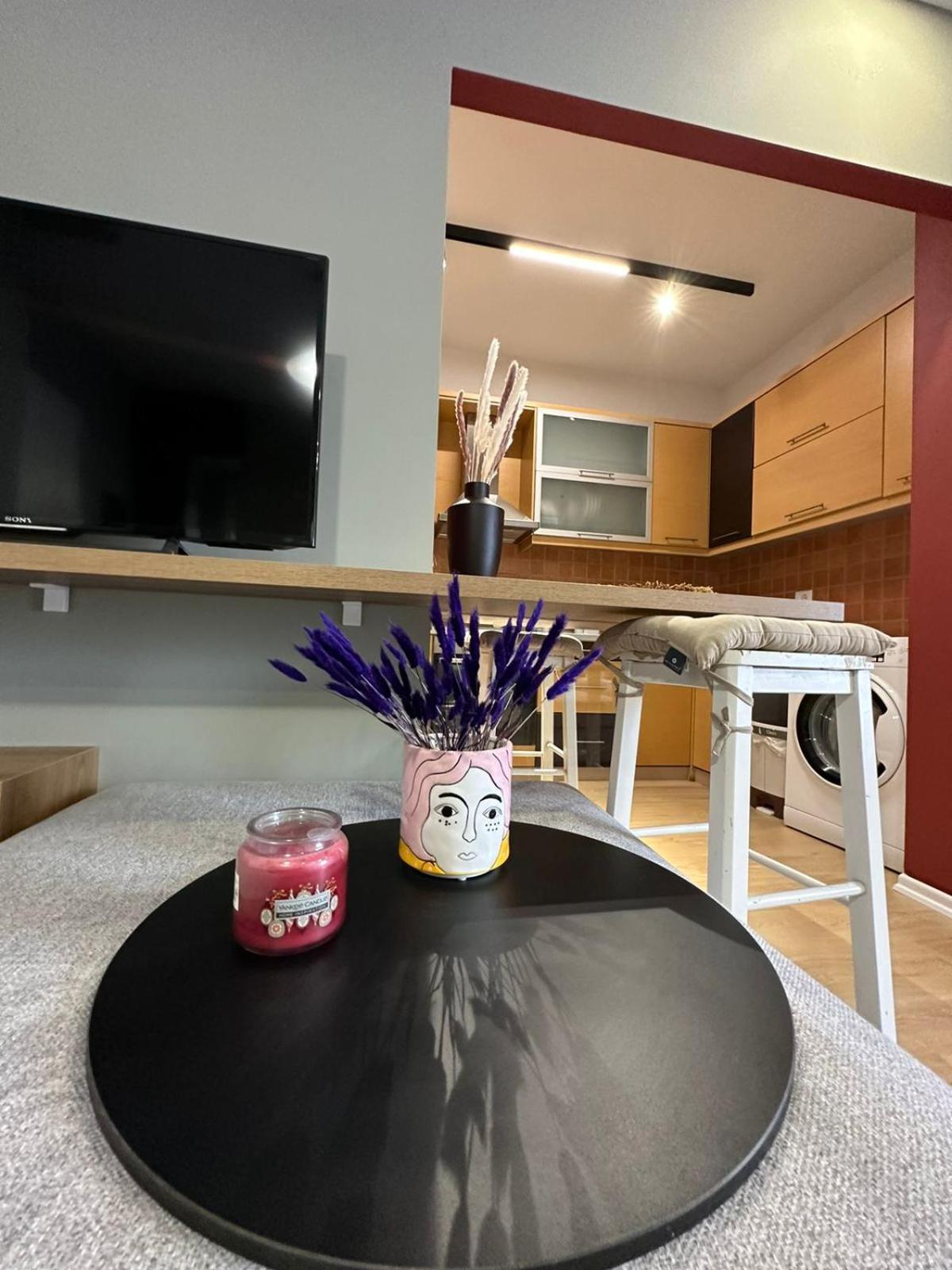 Urban Charm Studio With Balcony Тирана Екстериор снимка