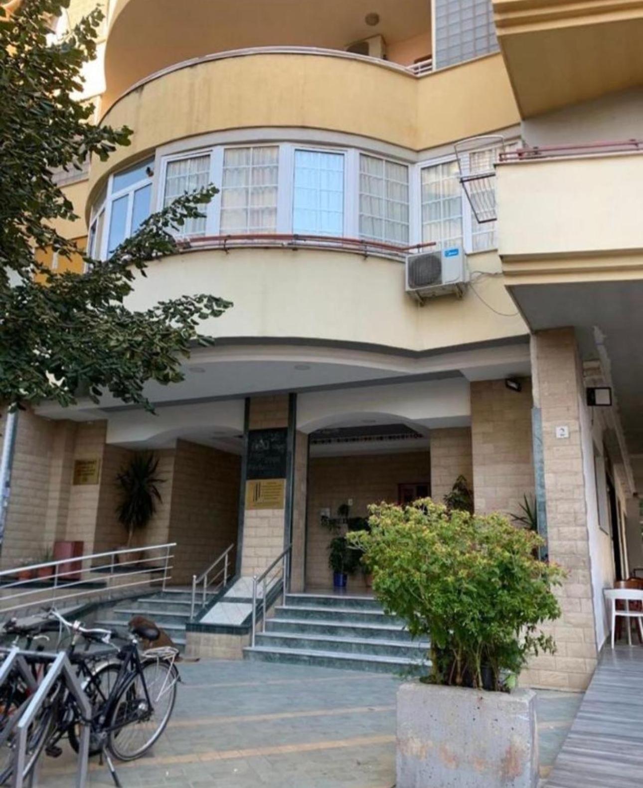 Urban Charm Studio With Balcony Тирана Екстериор снимка